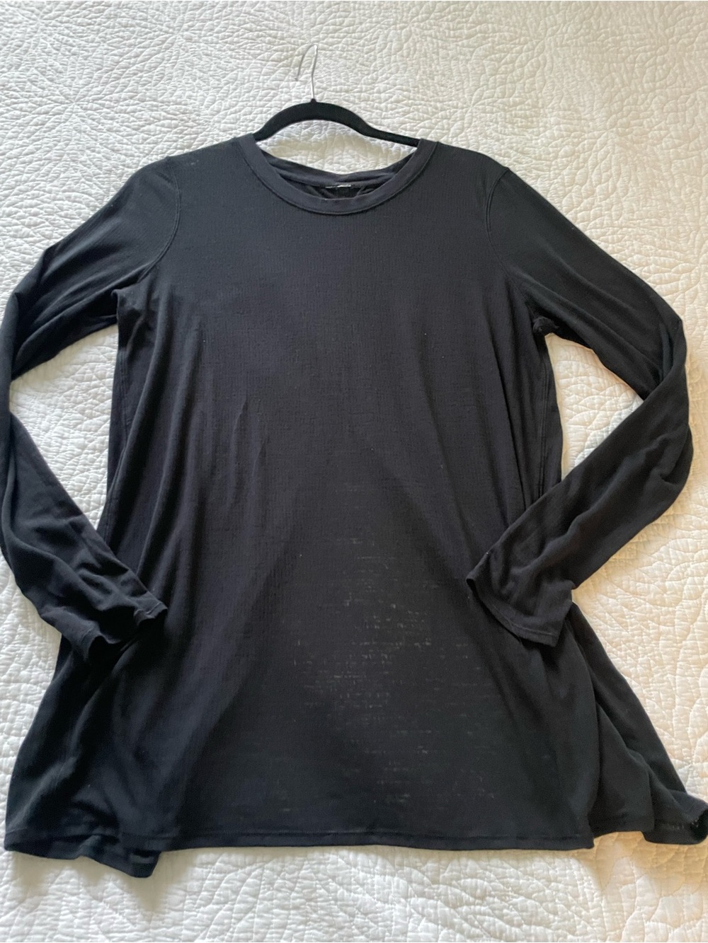 Womens Lululemon Black Long-Sleeve Women's Top with Split back